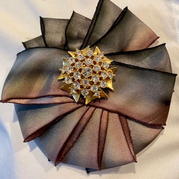 Beautiful Silky Ribbon Brooch/Hair/Scarf Clip - Picture 2 of 5